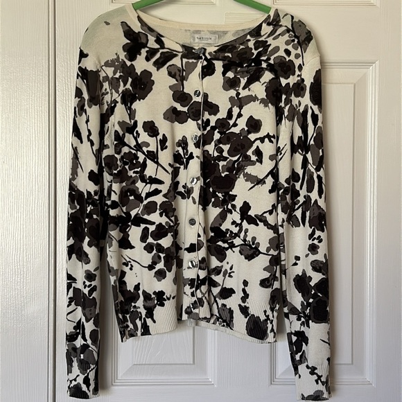 Van Heusen Sweaters - Women’s Van Heusen Floral Cardigan MEDIUM - BRAND NEW NO TAGS